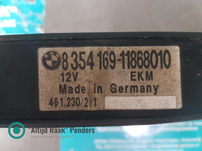 Computer Body Control van een BMW 8 serie (E31) 850i, Ci 5.0 1990