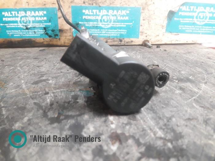 Brandstofdruk sensor van een Mercedes-Benz CLS (C219) 320 CDI 24V 2009