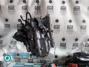 Gebruikte Automaatbak Renault Latitude 2.0 dCi 16V 130 FAP Prijs op aanvraag aangeboden door "Altijd Raak" Penders