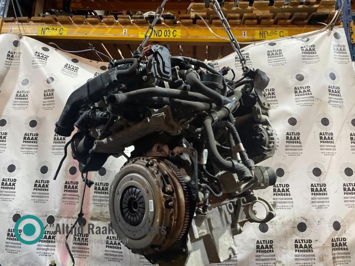 Motor van een Opel Insignia 2.0 CDTI 16V 120 ecoFLEX 2014