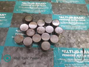 Gebruikte Klepstoter Volvo V40 (MV) 1.6 T3 GTDi 16V Prijs op aanvraag aangeboden door "Altijd Raak" Penders