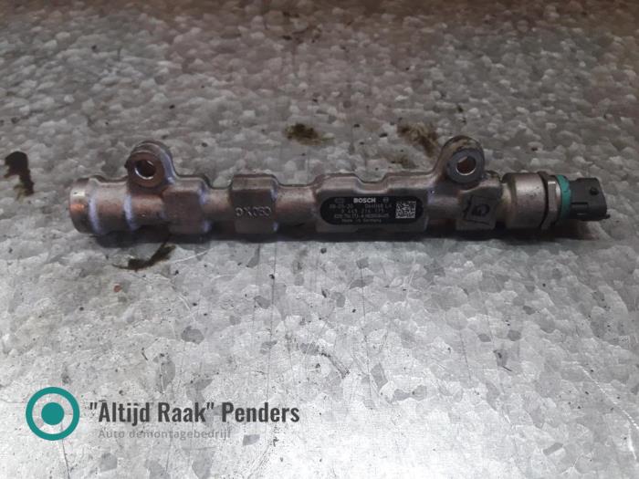 Gebruikte Common rail (Injectie) Renault Trafic New (JL) 2.0 dCi 16V 115 Prijs op aanvraag aangeboden door "Altijd Raak" Penders