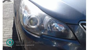 Gebruikte Koplamp rechts Subaru Legacy Touring Wagon (BP) 2.5 16V Prijs op aanvraag aangeboden door "Altijd Raak" Penders