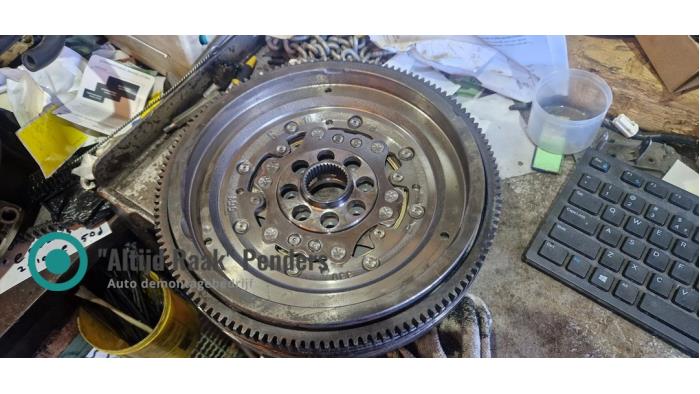 Gebruikte Vliegwiel dubbele massa Audi TT (FV3/FVP) 2.5 RS TFSI 20V Quattro Prijs op aanvraag aangeboden door "Altijd Raak" Penders