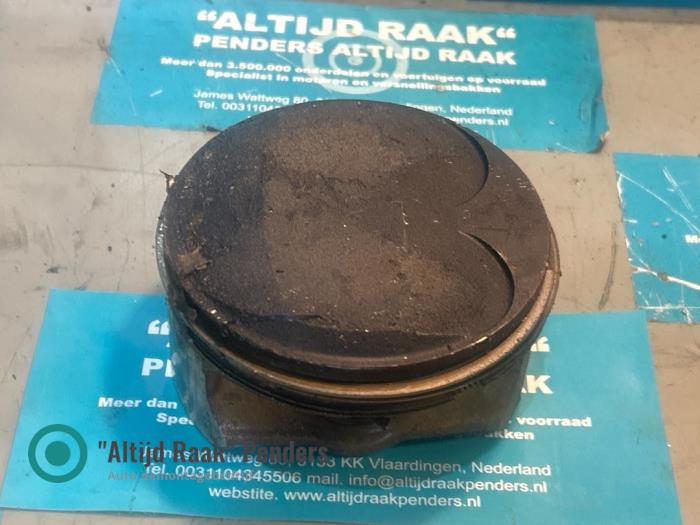 Gebruikte Zuiger BMW 5 serie (E60) M5 V10 40V RHD Prijs op aanvraag aangeboden door "Altijd Raak" Penders