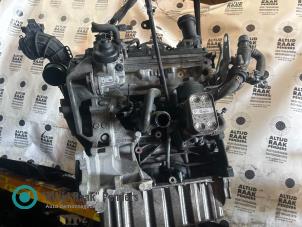 Gebruikte Brandstofpomp Mechanisch Volkswagen Multivan T5 (7E/7HC/7HF/7HM) 2.0 TDI 16V Prijs op aanvraag aangeboden door "Altijd Raak" Penders