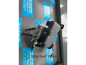 Gebruikte ABS Pomp Renault Master III (EV/HV/UV/VA/VB/VD/VF/VG/VJ) 2.3 dCi 135 16V RWD Prijs op aanvraag aangeboden door "Altijd Raak" Penders