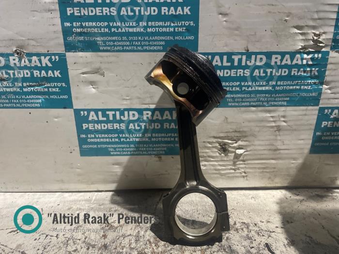 Gebruikte Drijfstang Volvo V40 Prijs op aanvraag aangeboden door "Altijd Raak" Penders