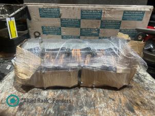 Gebruikte Cilinderkop Iveco New Daily III 35C/S9 Prijs op aanvraag aangeboden door "Altijd Raak" Penders