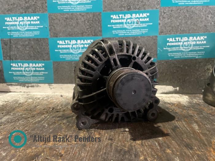 Dynamo van een Volkswagen Crafter 2.5 TDI 30/35/50 2011