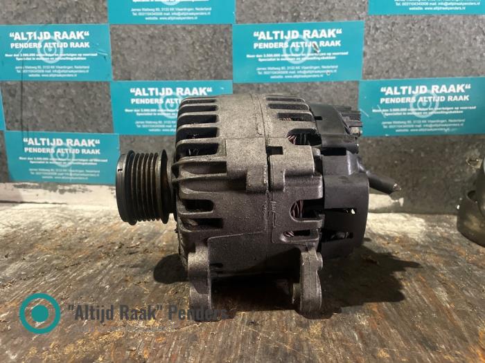 Dynamo van een Volkswagen Crafter 2.5 TDI 30/35/50 2011