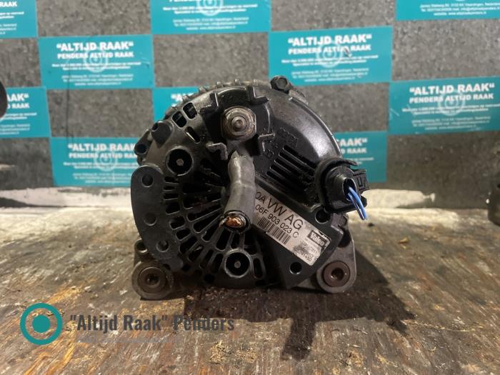 Dynamo van een Volkswagen Crafter 2.5 TDI 30/35/50 2011