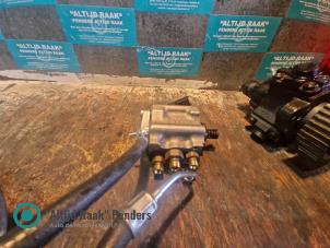 Gebruikte Hogedrukpomp Alfa Romeo 159 (939AX) 3.2 JTS V6 24V Q4 Prijs op aanvraag aangeboden door "Altijd Raak" Penders