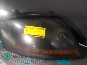 Gebruikte Koplamp rechts Audi TT (8N3) 1.8 20V Turbo Prijs op aanvraag aangeboden door "Altijd Raak" Penders