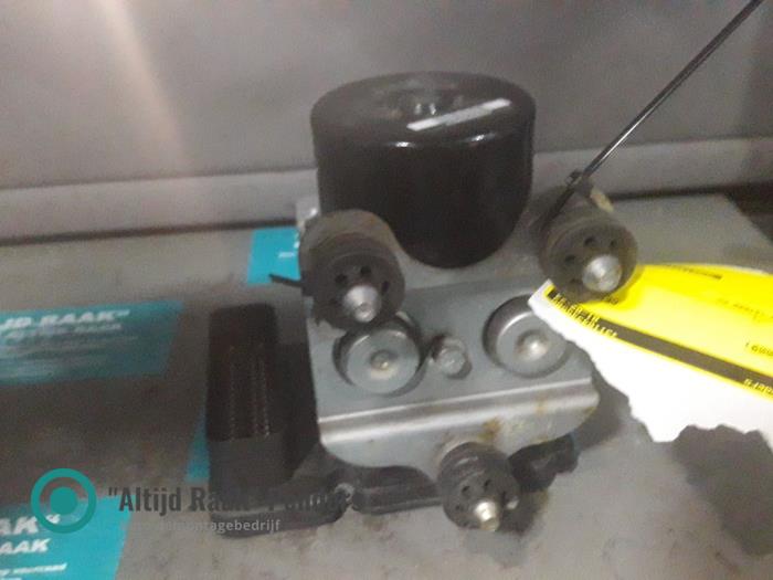 Gebruikte ABS Pomp Volkswagen Transporter Prijs € 484,00 Inclusief btw aangeboden door "Altijd Raak" Penders