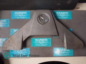 Gebruikte Afdekplaat motor Mercedes C-Klasse Prijs op aanvraag aangeboden door "Altijd Raak" Penders