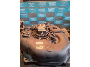 Gebruikte Tank adblue Mercedes E (W212) E-350 CDI BlueTEC 3.0 V6 24V 4-Matic Prijs op aanvraag aangeboden door "Altijd Raak" Penders