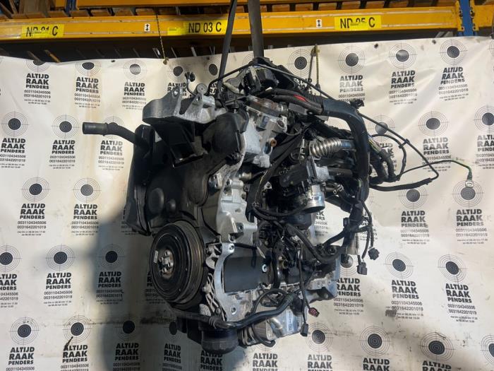 Motor van een Volvo V40 (MV) 2.0 D3 16V 2019