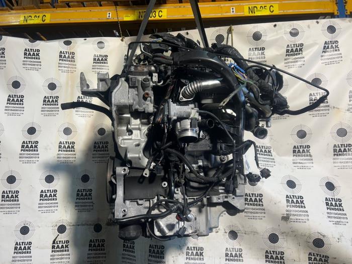 Motor van een Volvo V40 (MV) 2.0 D3 16V 2019