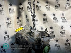 Gebruikte Versnellingsbak Volkswagen Caddy II (9K9A) 1.9 SDI Prijs op aanvraag aangeboden door "Altijd Raak" Penders