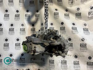 Gebruikte Versnellingsbak Volkswagen Caddy II (9K9A) 1.9 D Prijs op aanvraag aangeboden door "Altijd Raak" Penders