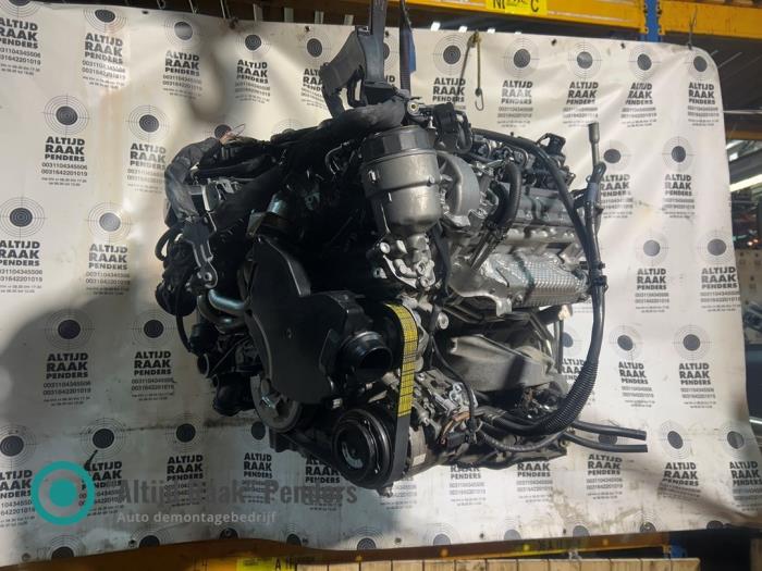 Motor van een Mercedes-Benz CLS (C218) 350 CDI BlueTEC 3.0 V6 24V 2017