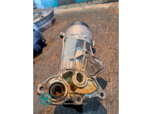 Gebruikte Oliefilterhouder Mini Clubman (R55) 1.6 16V Cooper Prijs op aanvraag aangeboden door "Altijd Raak" Penders