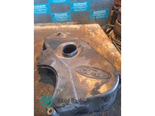 Gebruikte Distributiedeksel Ford Transit 2.5 TD 150S-190EF Prijs op aanvraag aangeboden door "Altijd Raak" Penders