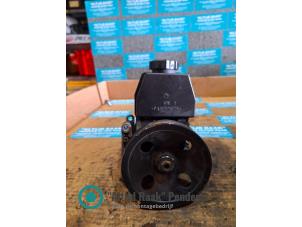 Gebruikte Pomp Servo Mercedes V (638.2) V-230 2.3 16V Prijs op aanvraag aangeboden door "Altijd Raak" Penders