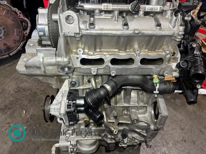 Gebruikte Galerij (Injectie) Volvo XC40 (XZ) 1.5 T2 12V Prijs op aanvraag aangeboden door "Altijd Raak" Penders