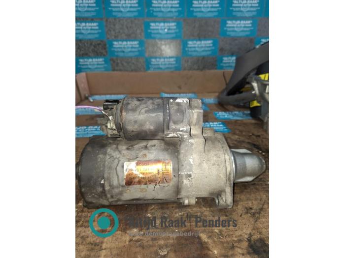 Startmotor van een Mercedes-Benz E (W211) 4.0 E-400 CDI 32V 2006
