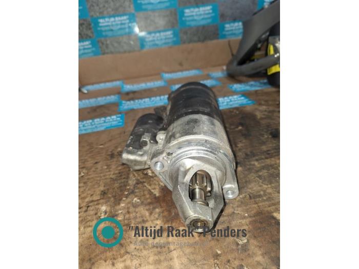 Startmotor van een Mercedes-Benz E (W211) 4.0 E-400 CDI 32V 2006