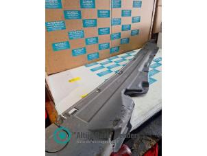 Gebruikte Beschermplaat bodem Porsche Cayenne Prijs op aanvraag aangeboden door "Altijd Raak" Penders