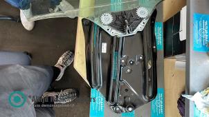 Gebruikte Raammechaniek 2Deurs rechts-achter BMW 4 serie (F33) Prijs op aanvraag aangeboden door "Altijd Raak" Penders