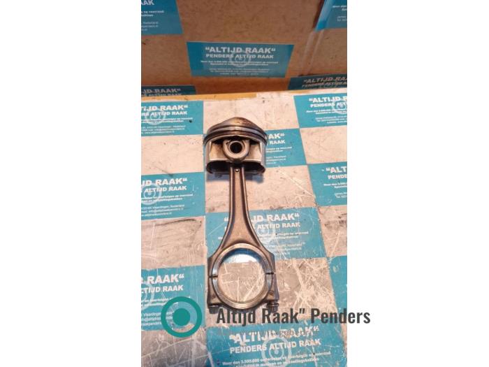 Zuiger van een Audi S4 (B8) S4 3.0 TFSI V6 24V 2011