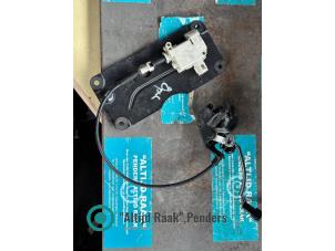 Gebruikte Kofferdeksel Slotmechaniek Opel Astra H Twin Top (L67) 1.8 16V Prijs op aanvraag aangeboden door "Altijd Raak" Penders