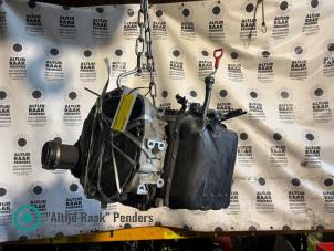 Gebruikte Automaatbak Kia Carens III (FG) 2.0i CVVT 16V Prijs op aanvraag aangeboden door "Altijd Raak" Penders