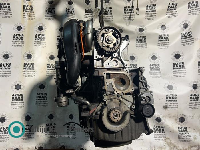 Gebruikte Cilinderkop Renault Megane III Grandtour (KZ) 1.5 dCi 110 Prijs op aanvraag aangeboden door "Altijd Raak" Penders