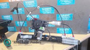 Gebruikte Raammechaniek 2Deurs rechts-voor Ford Focus 2 C+C Prijs op aanvraag aangeboden door "Altijd Raak" Penders