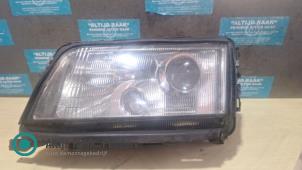 Gebruikte Linker Koplamp Audi S8 (D2) S8 4.2 V8 32V Prijs op aanvraag aangeboden door "Altijd Raak" Penders