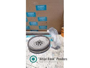 Gebruikte Vliegwiel Mercedes B (W246) 1.6 B-200 BlueEFFICIENCY Turbo 16V Prijs op aanvraag aangeboden door "Altijd Raak" Penders