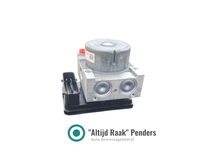 ABS Pomp van een Ford (USA) Mustang VI Convertible 2.3 EcoBoost 16V 2018