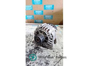 Gebruikte Dynamo Renault Trafic New (FL) 2.5 dCi 16V 135 Prijs op aanvraag aangeboden door "Altijd Raak" Penders