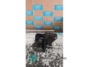 Gebruikte Versnellingsbak Steun Peugeot J5 (290L) 2.5 D Prijs op aanvraag aangeboden door "Altijd Raak" Penders