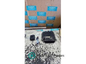 Gebruikte Kontaktslot + computer Mercedes ML III (166) 3.5 ML-350 BlueEFFICIENCY 24V 4-Matic Prijs op aanvraag aangeboden door "Altijd Raak" Penders