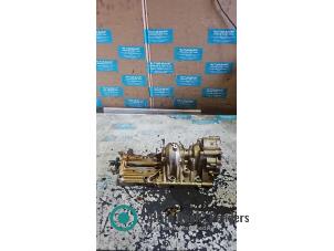 Gebruikte Oliepomp BMW 5 serie (F10) 520i 16V Prijs op aanvraag aangeboden door "Altijd Raak" Penders