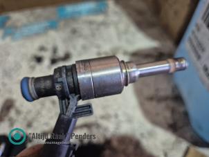 Gebruikte Injector (benzine injectie) Volkswagen Golf VII (AUA) 2.0 GTI 16V Performance Package Prijs op aanvraag aangeboden door "Altijd Raak" Penders