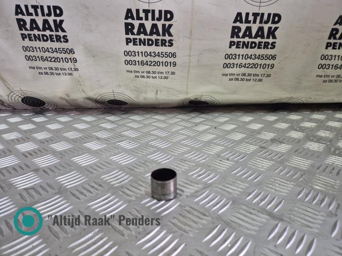 Klepstoter van een Opel Astra H GTC (L08) 1.6 16V Twinport 2010