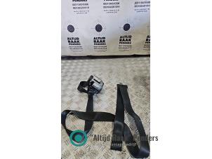 Gebruikte Veiligheidsgordel links-achter Renault Megane III CC (EZ) 1.4 16V TCe 130 Prijs op aanvraag aangeboden door "Altijd Raak" Penders