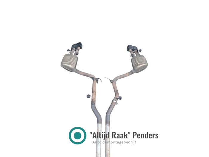 Uitlaat Einddemper van een Mercedes-AMG CLS AMG (C218) 63 AMG 5.5 V8 32V 2016